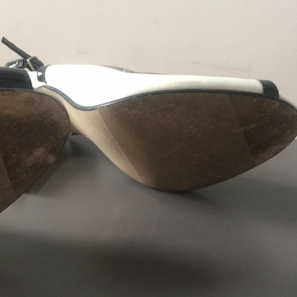 Cute black and white open toes heels. - Picture 7 of 10